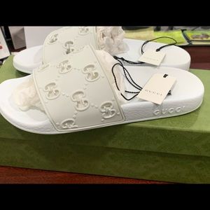 White GG Gucci Slides